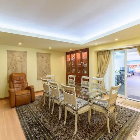 Villa Inside The Aroeira Golf Resort *
